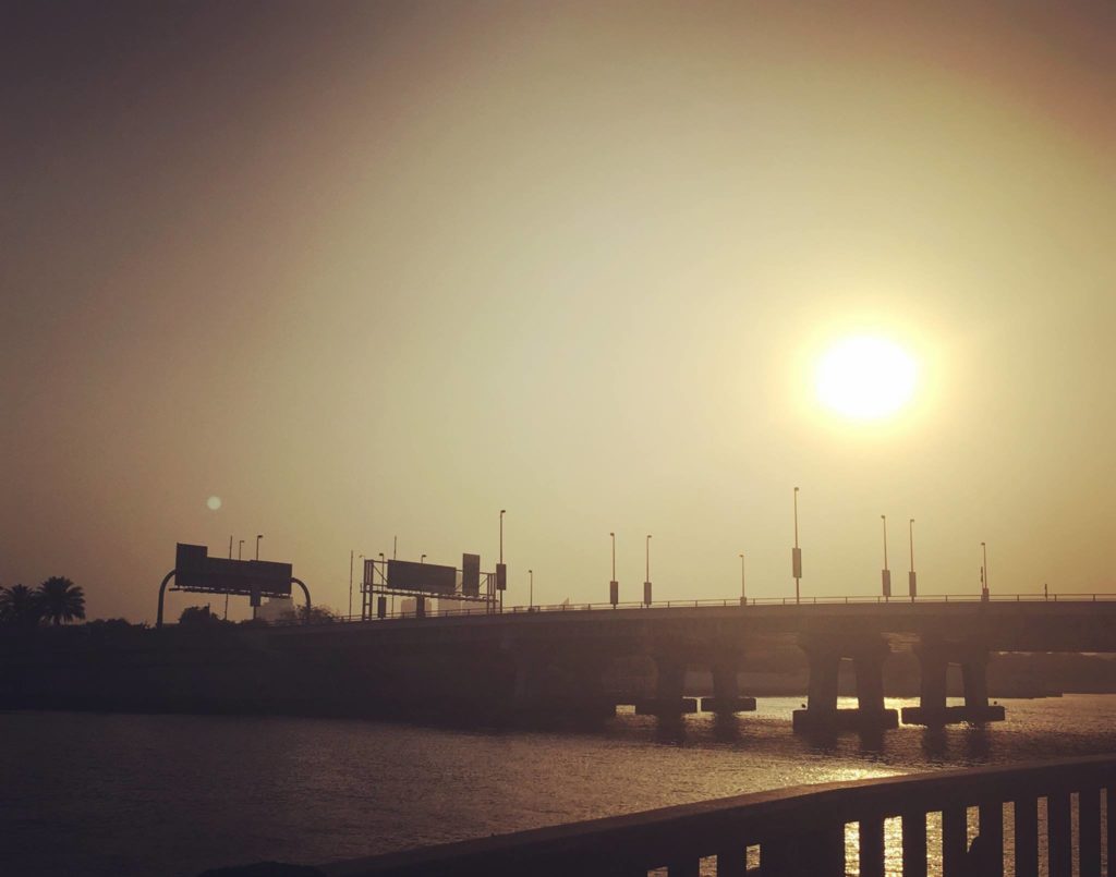 As we sailed through Al Maktoum Bridge, we have seen the sun started slowly retreats!