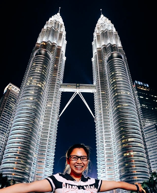 Petronas Twin Towers, are twin skyscrapers in Kuala Lumpur, Malaysia